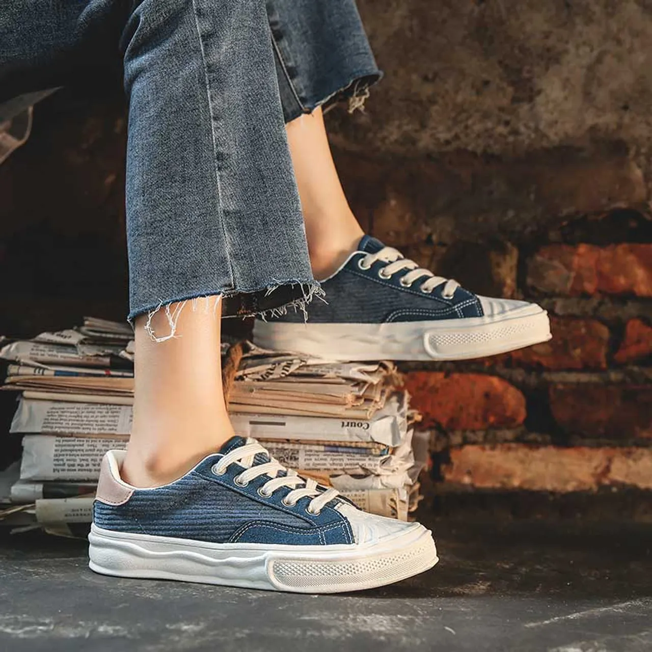 Blue canvas texture stripe lace up shoe sneaker