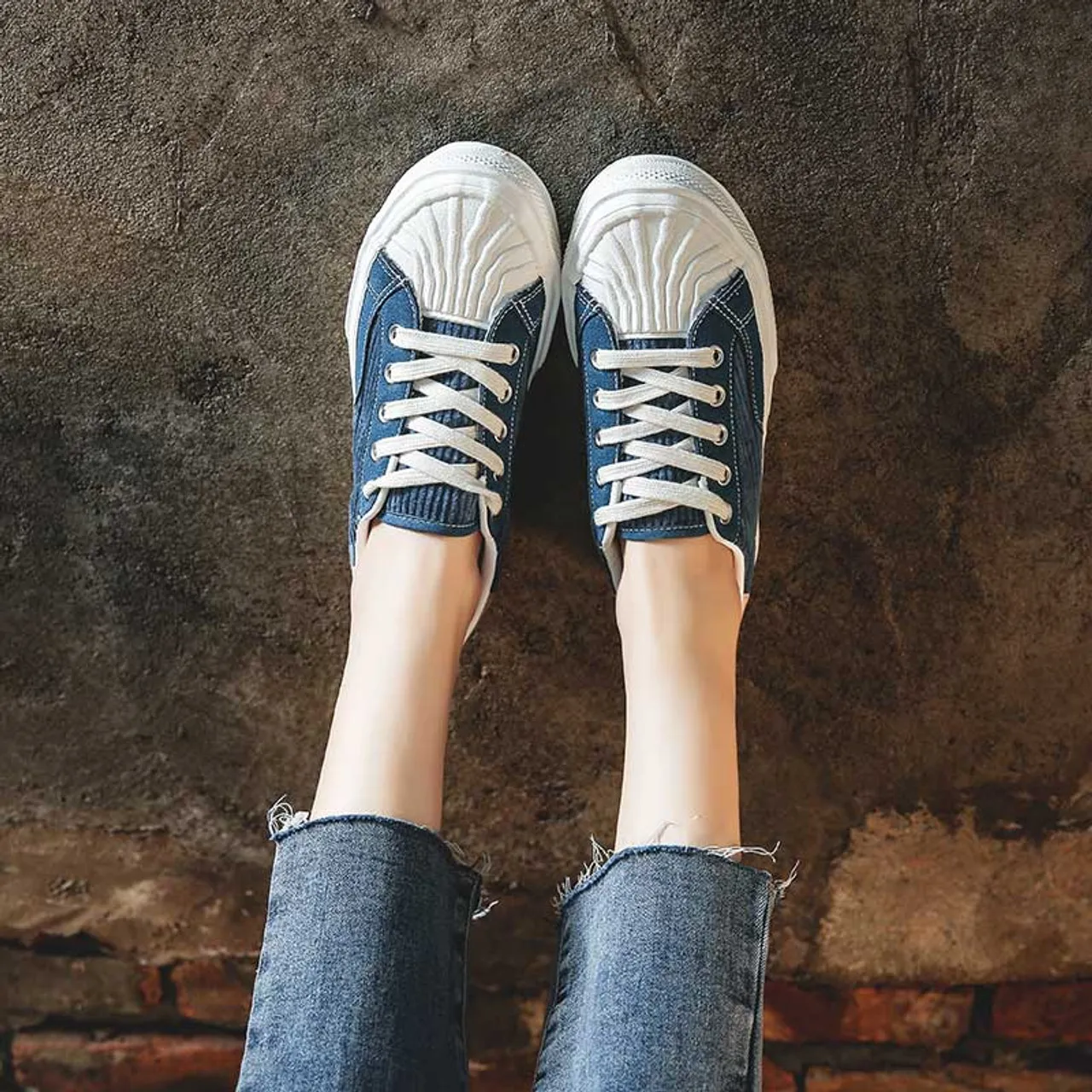 Blue canvas texture stripe lace up shoe sneaker