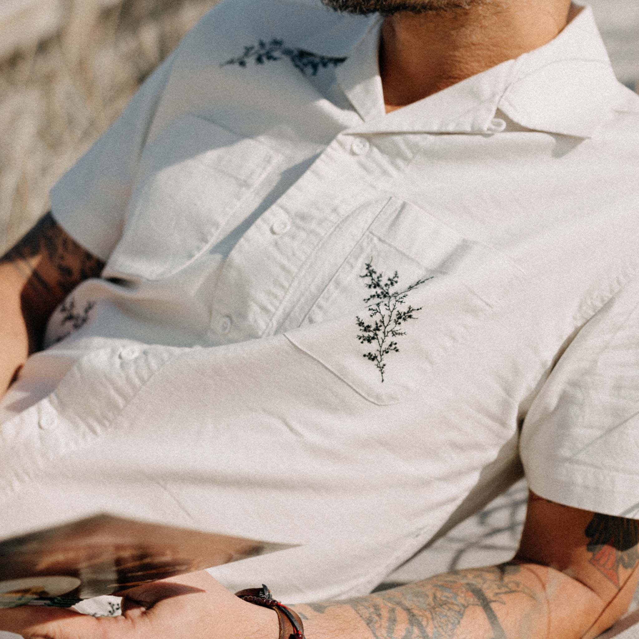 The Conrad Shirt in Seaside Embroidery