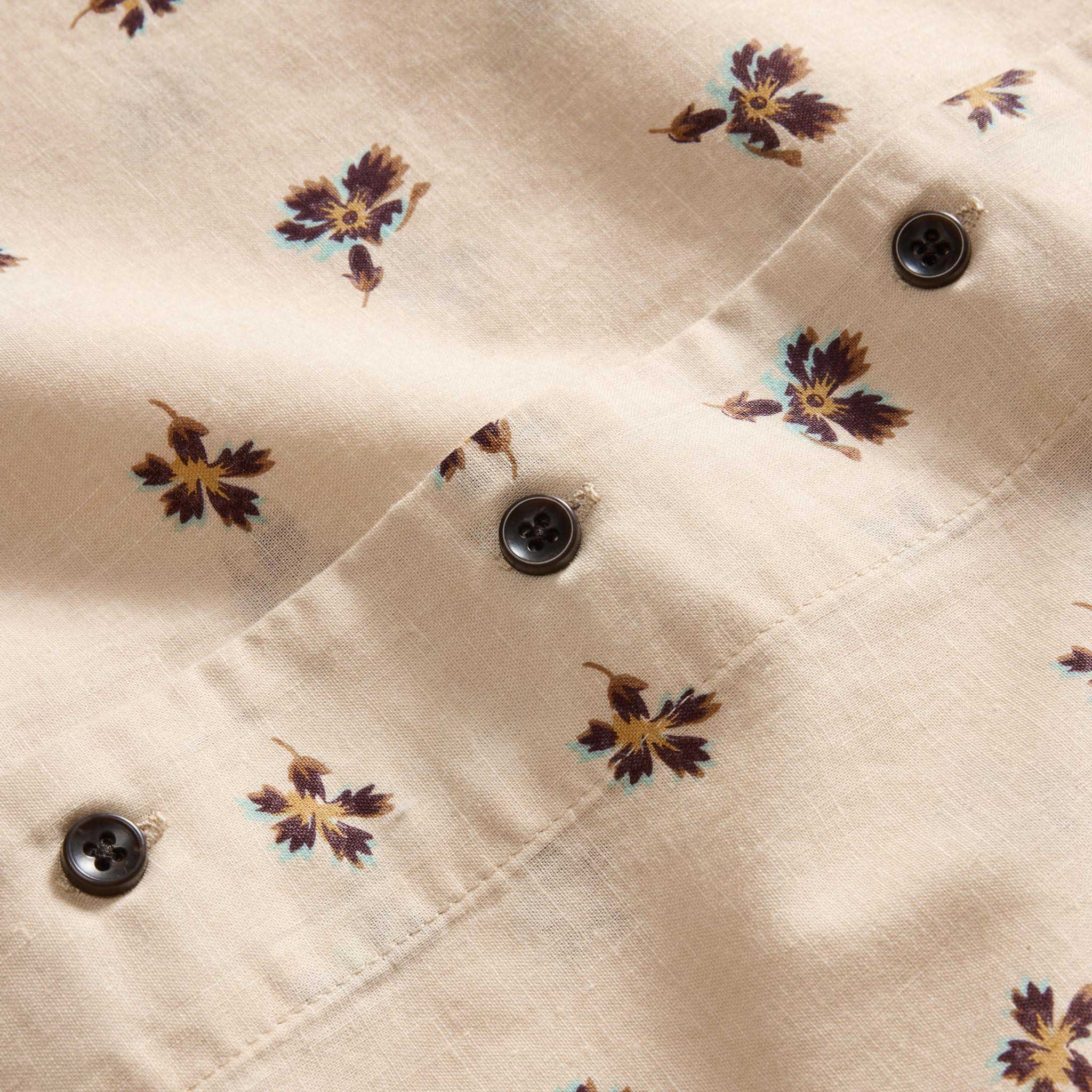 The Short Sleeve Hawthorne in Almond Floral