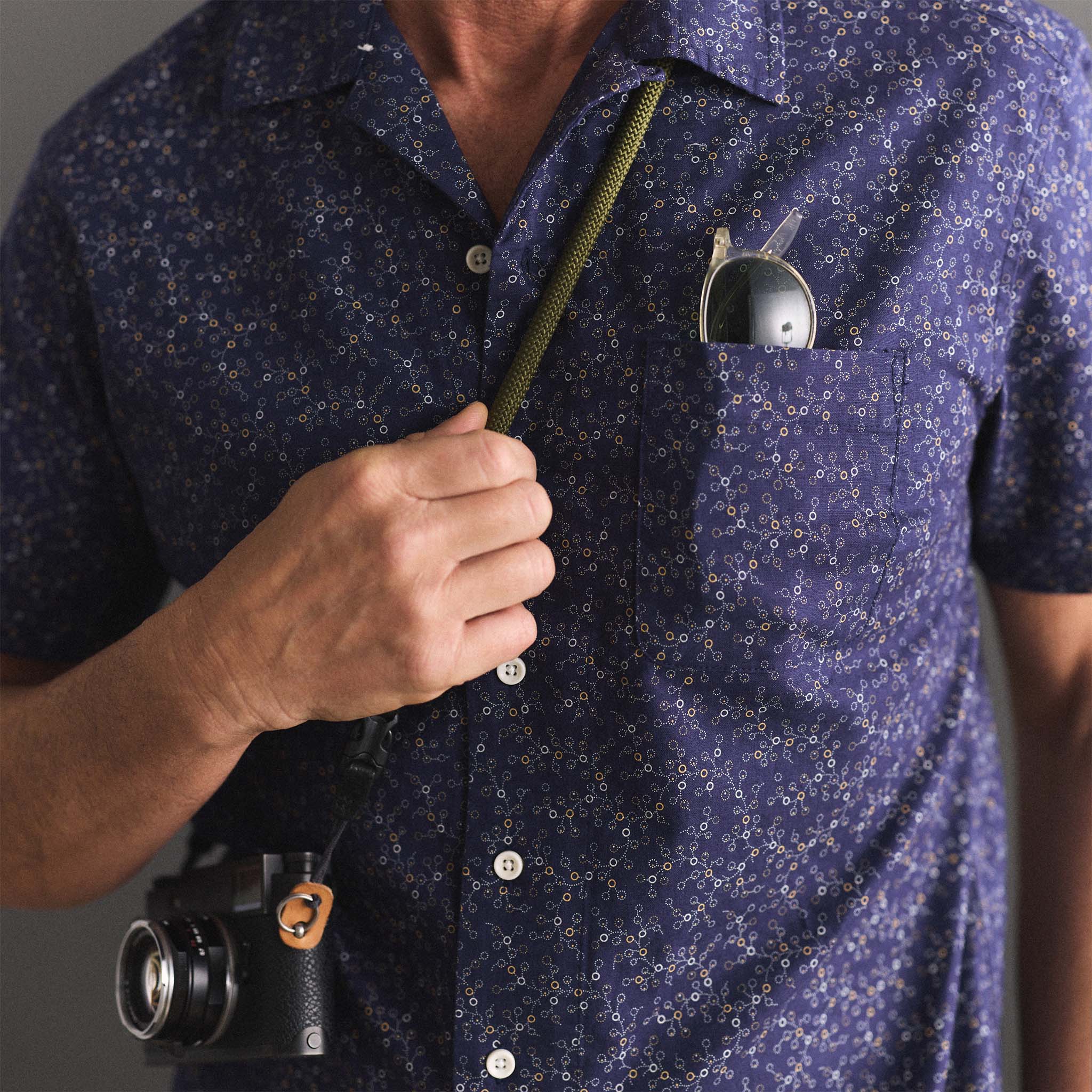 The Short Sleeve Hawthorne in Dark Navy Floral