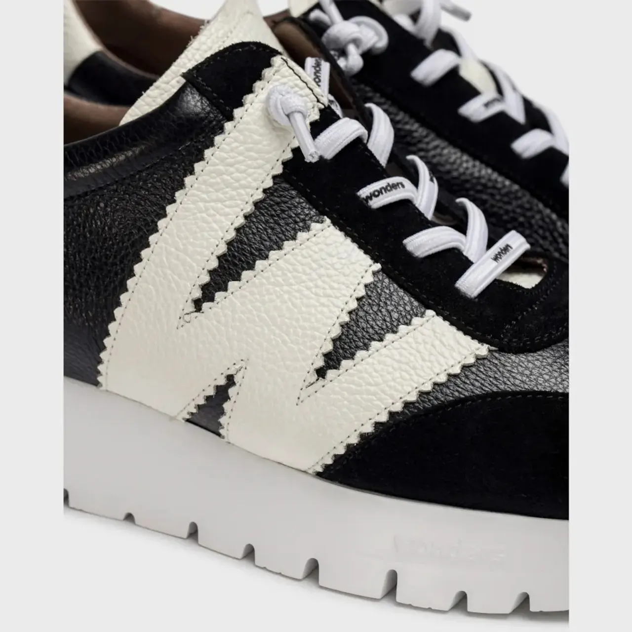 Wonders Racer A-2476 Black & Cream Sneaker